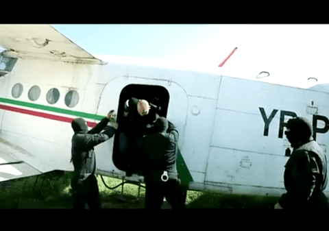 Anchetă în cazul jandarmilor care apar în videoclipul lui Dani Mocanu. Manelistul este acuzat de proxenetism