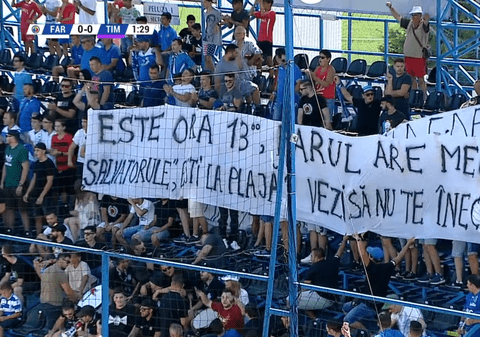 Mesaj dur pentru Ciprian Marica din partea galeriei Farului: ”Farul are meci / Salvatorule, eşti la plajă? Vezi să nu te îneci”