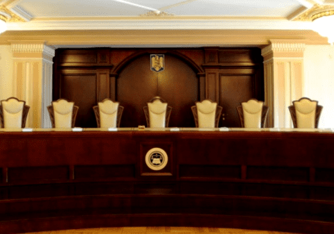 CCR dezbate astăzi sesizările privind Codul Penal și Codul Administrativ