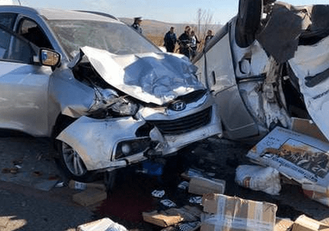 Familie cu doi copii, salvată ca prin minune dintr-un cumplit accident. Cei patru se întorceau de la moaștele Sfintei Parascheva