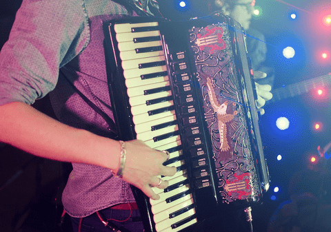 ANAF-ul le-a pus gând rău lăutarilor! Cine a fost primul muzicant amendat și cu ce sumă