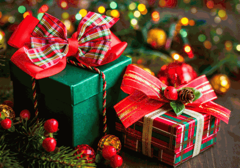 STUDIU | Cadouri de Crăciun: De 10 ori mai scupe pentru iubiţi, decât pentru rude