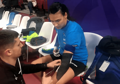 Cristina Neagu are probleme la mâna stângă. Preparatorul fizic Dragoș Luscan dezvăluie cum se refac tricolorele între meciuri | GALERIE FOTO&VIDEO