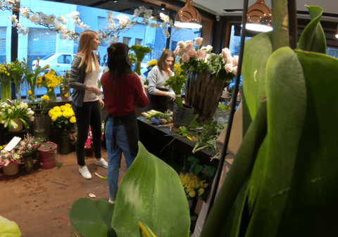 VIDEO/ Cum ne vede o floare de 8 Martie. Filmul emoționant pe care îl oferă Libertatea cititoarelor sale!