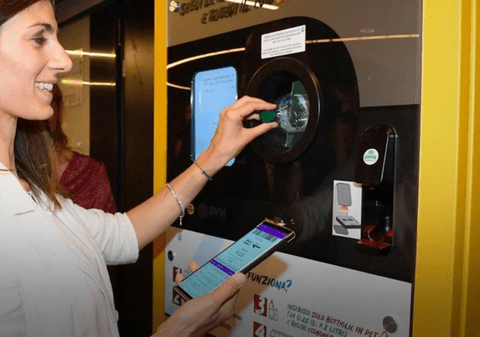 Roma oferă călătorii gratuite cu metroul în schimbul sticlelor de plastic reciclate. La 30 de peturi, un bilet