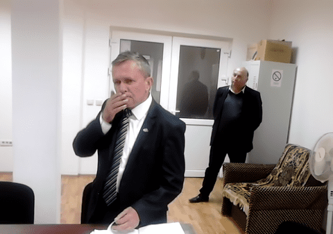 Când e și când nu e ”turism electoral”. E legal să duci oamenii cu microbuzul la vot?