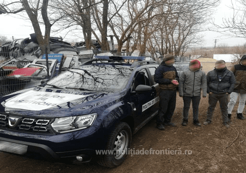 Turci opriți cu focuri de armă de polițiștii de frontieră vasluieni la granița cu Republica Moldova