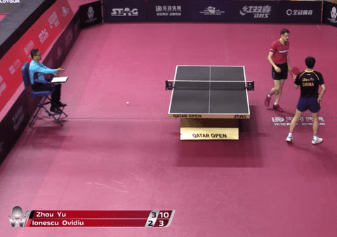 Măsuri anti-coronavirus în sport. Ovidiu Ionescu a vrut să dea mâna cu chinezul Yu Zhou, dar asiaticul a refuzat. Gestul s-a produs la Openul Qatarului de tenis de masă