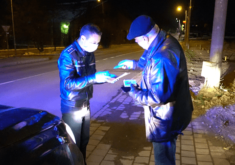 Trei brașoveni s-au ales cu dosare penale pentru că au prezentat adeverinţe false de angajat