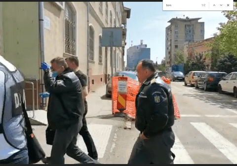 Doi poliţişti de frontieră, reţinuţi pentru luare de mită de la persoane care au vrut să evite carantina