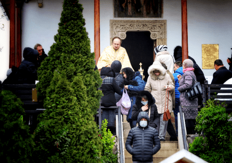 Klaus Iohannis anunţă regulile pentru cei care vor să meargă la biserică