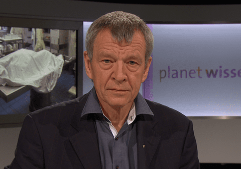 Medicul legist care a efectuat cele mai multe autopsii ale victimelor COVID-19 în Germania: “Acesta nu e un virus ucigaș. Nu suntem în război”