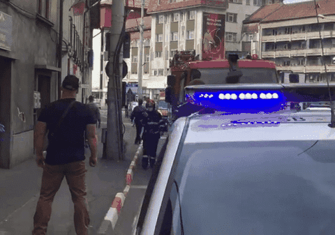 Un bărbat din Sibiu s-a săturat de carantină și a vrut să se arunce de la etaj