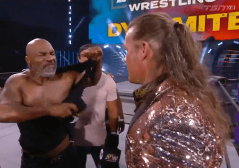 VIDEO | Mike Tyson a iscat o bătaie generală la o gală de wrestling