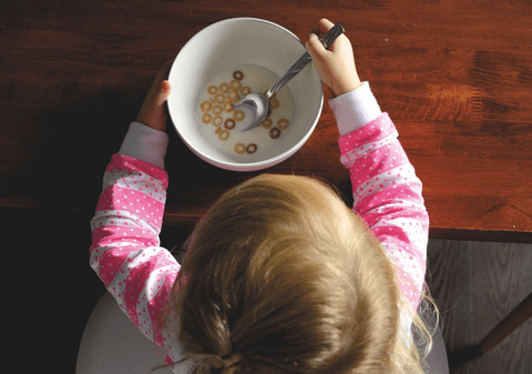 (Publicitate) 6 vitamine esențiale în alimentația copilului