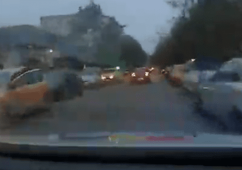 VIDEO | Urmărire ca-n filme pe străzile din Bacău: un șofer beat a fugit de polițiști și a provocat un accident grav