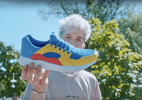 Nebunie pe internet: pantofii sport de la Lidl costă 13 euro la magazin, dar se vând cu 6.000 de euro pe site-urile de licitații