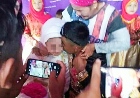 O fetiță de 13 ani din Filipine, obligată să se mărite cu un bărbat de 48 de ani. UNICEF: 726.000 de copii căsătoriți în această țară