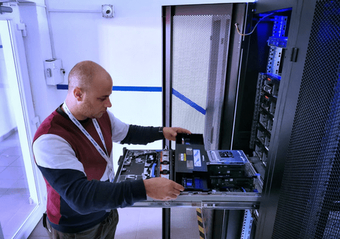 (Publicitate) Găzduire Românească rapidă și de încredere pentru un site de succes