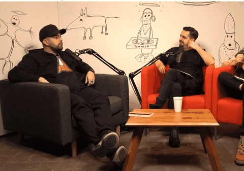 Cum a ajuns Speak să cânte  hip hop și R&B la un parastas, dar și să concerteze într-o sufragerie: „Eram cu tot cu dansatori, nu aveam program special de cumetrii”