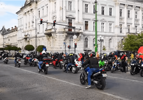 VIDEO | Marş al motocicliştilor din Arad pentru susţinerea campaniei de vaccinare anti-COVID-19