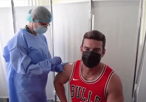 Dorian Popa s-a vaccinat anti-Covid. Artistul a filmat momentul și a publicat imaginile