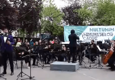 Concert de muzică clasică în curtea Spitalului Județean Târgoviște, dedicat medicilor care au tratat bolnavii de COVID