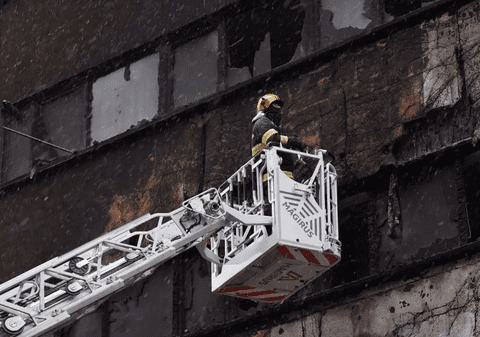 Adolescentul de 15 ani acuzat că a incendiat un bloc din Constanța, arestat preventiv pentru 30 de zile