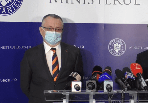 Cîmpeanu și Rafila, întrebați despre siguranța elevilor în școli: șase secunde de tăcere și o ridicare din umeri