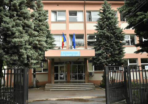 Cursurile cu prezență fizică, suspendate în șase școli din București. Anunțul Prefecturii Capitalei