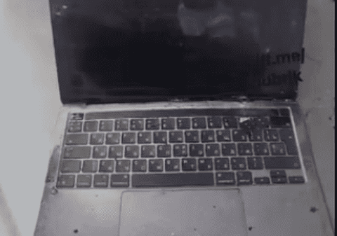 După ce și-a pierdut vesta antiglonț, un soldat rus găsit mort la Irpin își pusese pe sub haine un laptop furat dintr-o casă ucraineană