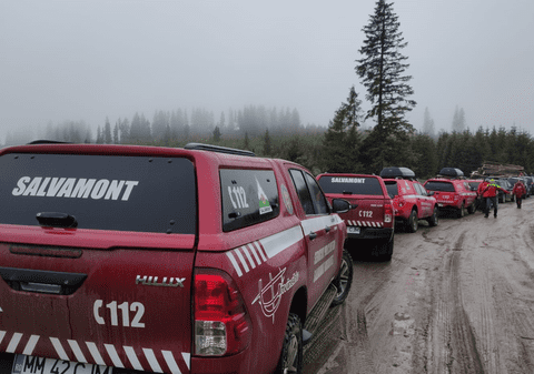 12 bărbaţi ucraineni, căutaţi de salvamontiști pe vârful Pop Ivan din Munţii Maramureşului. Aceștia ar fi trecut ilegal granița