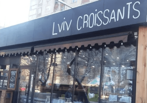 Cafeneaua din Liov în care a intrat actrița Angelina Jolie va fi demolată. Explicația primarului