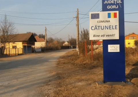 Primarul unei comune din Gorj le cere oamenilor să-i pârască pe cei care risipesc apa și le promite recompense