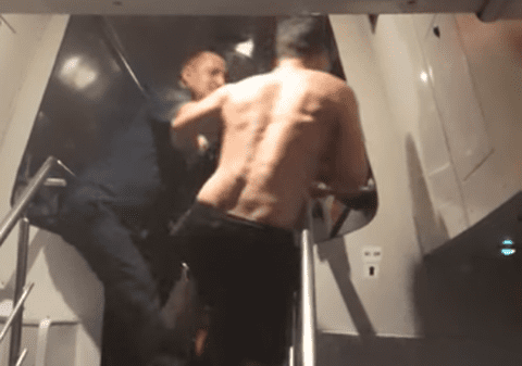 Controlor CFR, luat la bătaie în tren de un bărbat fără bilet. Agresorul este căutat de polițiști