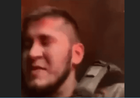 Filmare distribuită de armata ucraineană, cu un soldat cecen a cărui poziție e lovită de o rachetă în timp ce lăuda succesele ruse de pe front