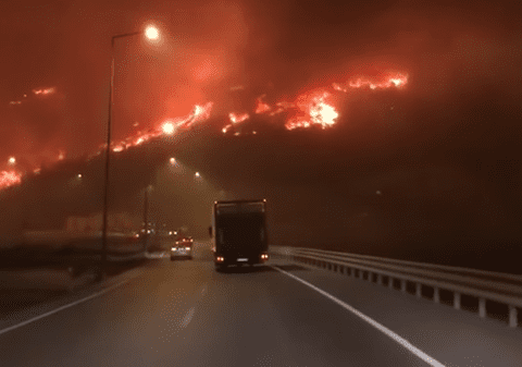 Incendiu de proporții în sudul Turciei. Peste 1.000 de persoane, evacuate