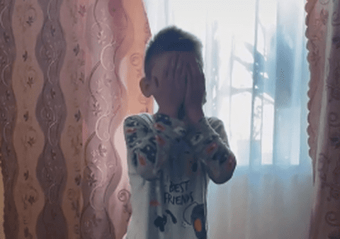 Clip viral cu reacția unui copil ucrainean când este amenințat că va fi trimis în Rusia dacă nu-și ascultă bunicii
