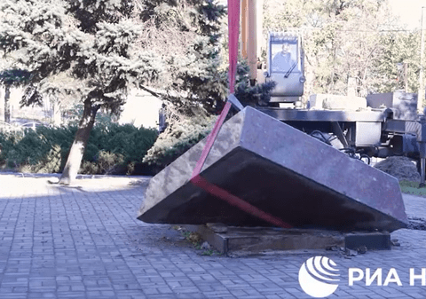 Separatiștii proruși aflați la conducerea orașului Mariupol au demolat monumentul dedicat victimelor foametei staliniste