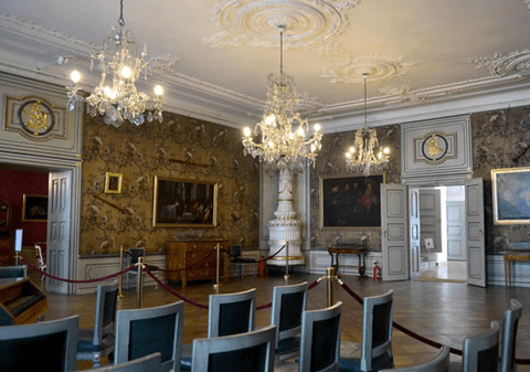 Economie la Muzeul Brukenthal din Sibiu: becuri cu led și senzori în loc de întrerupătoare