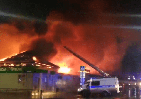 Incendiu puternic într-un local din Rusia. Cel puțin 13 oameni au murit. Cum a izbucnit focul - VIDEO