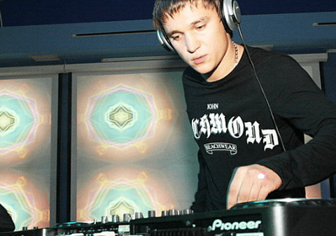 Hacker ucrainean căutat de 10 ani de FBI, arestat în Elveția. „DJ Slava Rich” e acuzat că a furat „milioane de dolari”