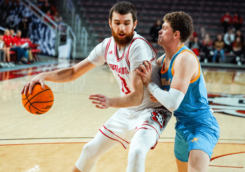 Mihai Cârcoană, baschetbalistul român arestat în SUA sub acuzația de viol, a fost eliberat pe cauțiune. Când va apărea în fața instanței