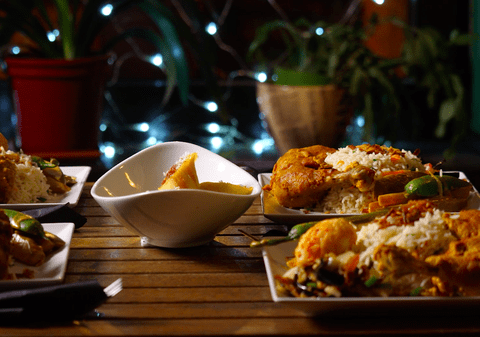 Un bucătar srilankez stabilit în București gătește o alternativă la tradiționalul porc de Crăciun