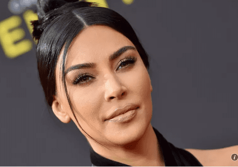Kim Kardashian a cumpărat la licitație pandantivul Attallah Cross, purtat de prințesa Diana. Suma fabuloasă pe care a oferit-o