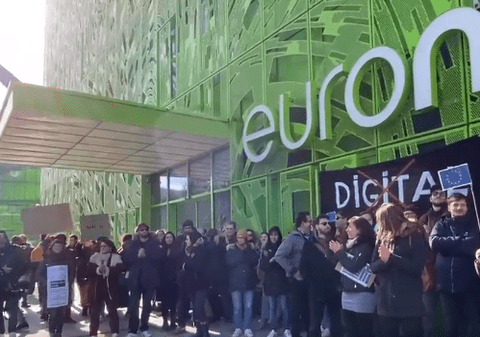 Circa 100 de jurnaliști de la Euronews Franța au intrat în grevă. Oamenii, îngrijoraţi de posibila „dezmembrare” a postului