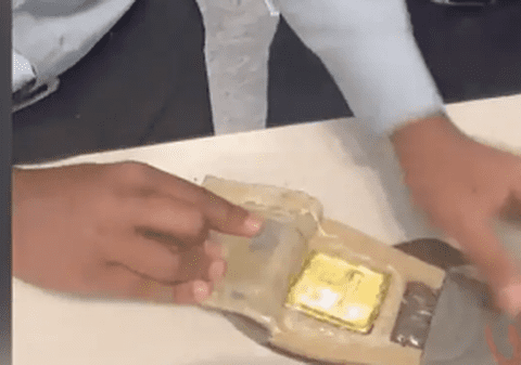 Turist prins cu peste un kilogram de aur ascuns în șlapi, pe un aeroport din India
