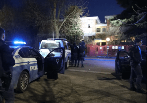 Un român a fost acuzat în Italia că a răpit și a amenințat cu arma o fată de 17 ani. Ce a descoperit poliția