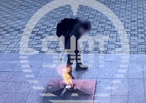 Un elev de clasa a V-a a aruncat în aer „Flacăra Eternă” dintr-un oraș de lângă Moscova. Totul a fost filmat