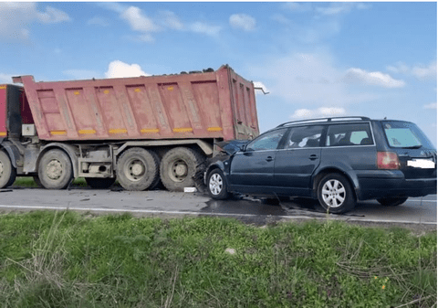 Accident grav în Timiș. O persoană a murit și alte trei, între care doi copii, au fost rănite